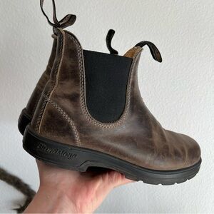 BLUNDSTONE Stout Brown Leather Chelsea Boots